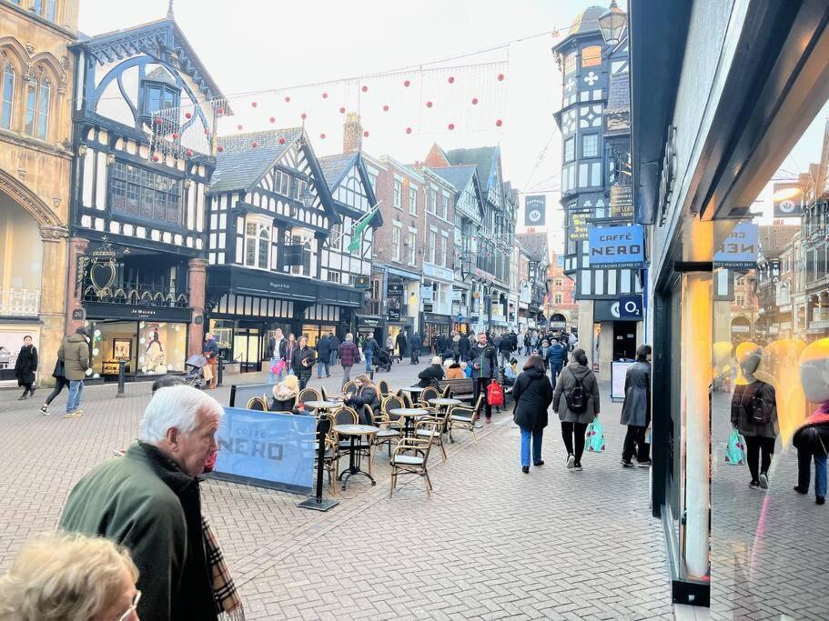 Romance On The Rows - Hot Tub City Centre Chester Dış mekan fotoğraf