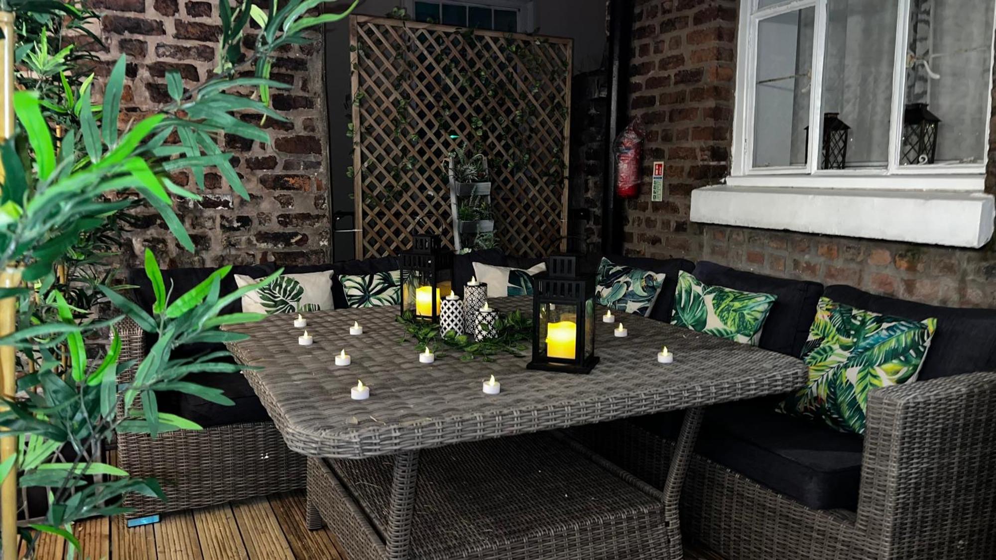 Romance On The Rows - Hot Tub City Centre Chester Dış mekan fotoğraf